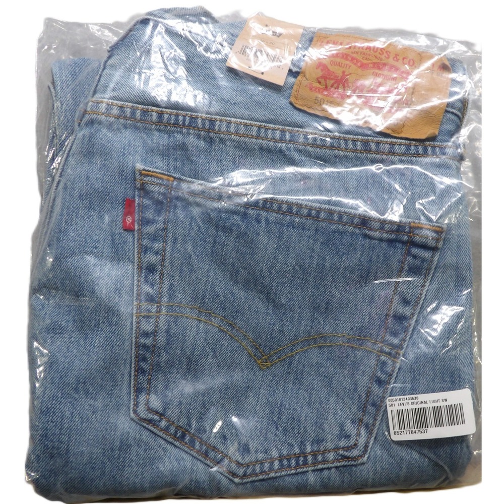 NWT Levis 501 Original Jean Men W36 L30 Light Wash Button Fly Straight Fit Denim